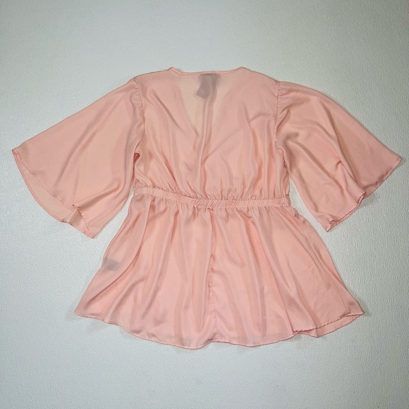 NWT Torrid Women's Flutter Sleeve Empire Blouse Blush Pink Size 1 - Picture 7 of 9
